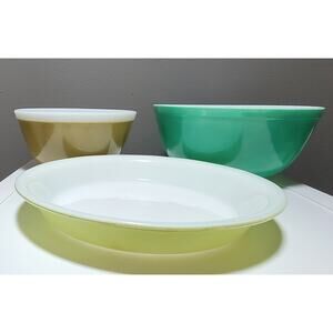 Vintage Pyrex Primary Nesting Mixing Bowls And Pie Baking Dish